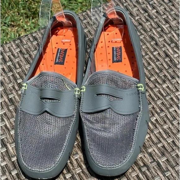Upgrade Your Summer Style with These Like-New Penny Loafers - Picture 1 of 5